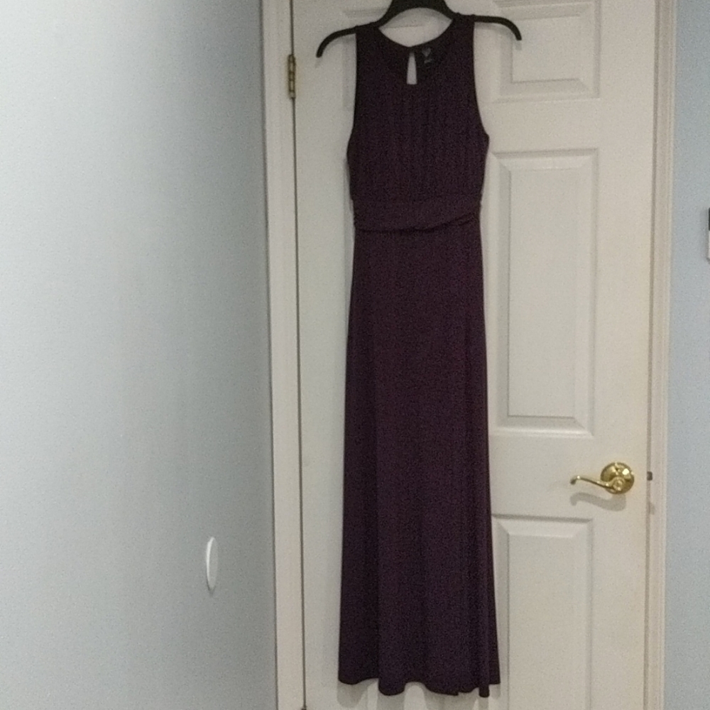 Maxi dress with slit